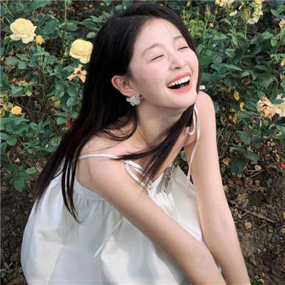 云边有个小卖部